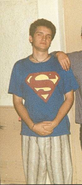 cuantos pueden usar la remera de Superman y un pijamas ? NOTA: prestar atencin atencin a los ojos rojos
